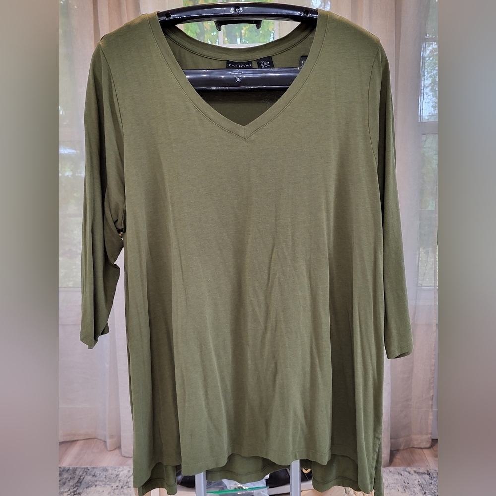 Tahari Olive V-Neck Tunic 3/4 Length Sleeves, TShirt Style Size 3X